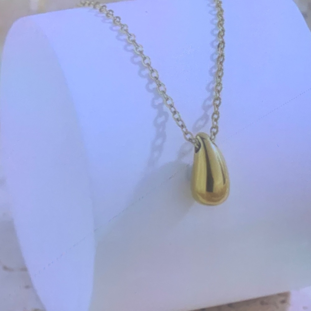 Chic Gold Teardrop Pendant Necklace - Picture 4 of 4